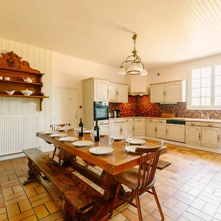 Dans Chateau Au Coeur Des Vignes Bourg-sur-Gironde