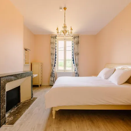 Habitación en casa particular Dans Chateau Au Coeur Des Vignes *